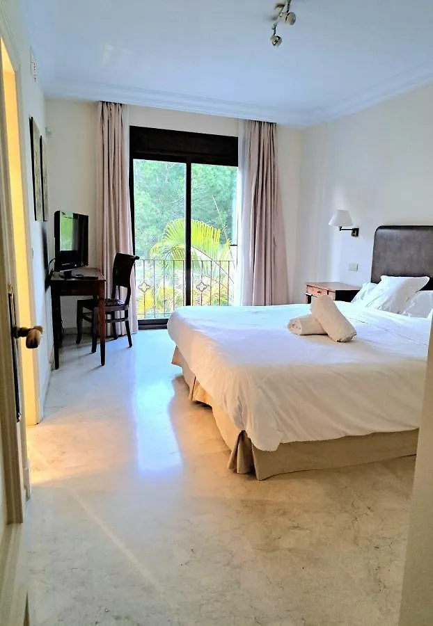 Paradis Au Bord De Mer Marbella 0*,